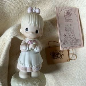 Precious Moments Porcelain Figurine "Mommy I Love You" Girl 1987 Collectible